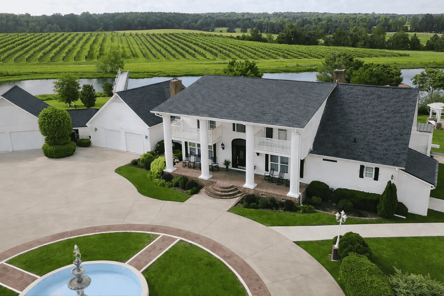 Laurel Haven Estate restaurant in Lancaster SC with vineyard and lake views